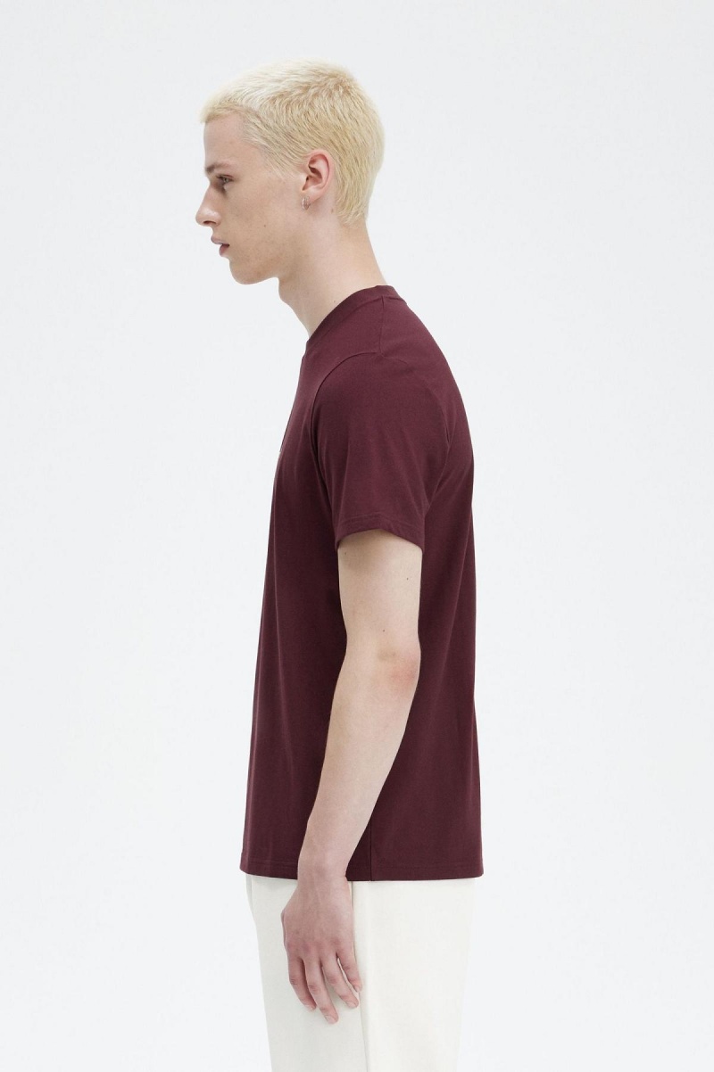 Fred Perry Embroidered T-shirt Herr Oxblood | SEJBT52500