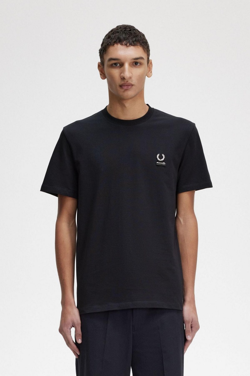 Fred Perry Enamel Pin T-shirt Herr Svarta | QSEWA73326